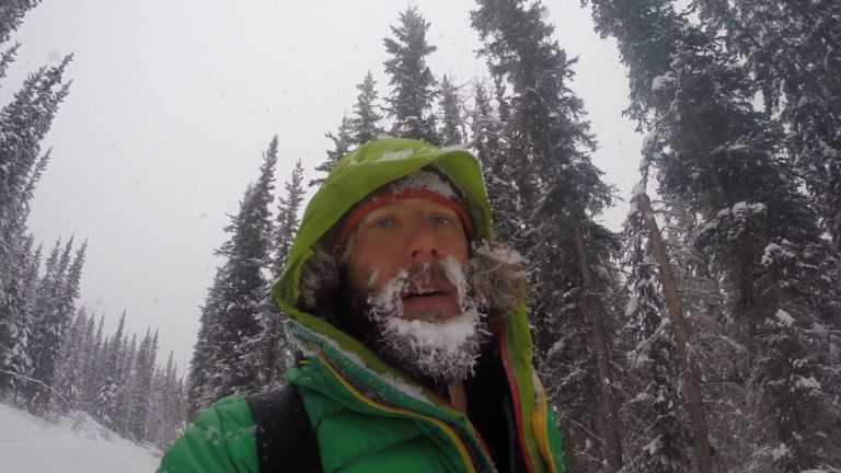 Yukon Arctic Ultra 430 mil – díl 9. – Sněží a venku se setmělo