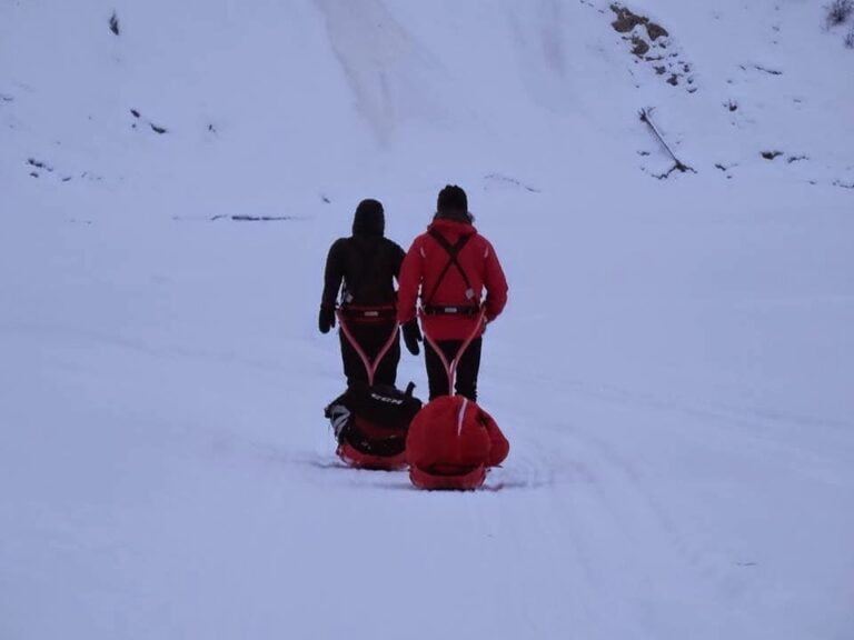 Yukon Arctic Ultra 350 mil – díl 2. – Sněží a venku se setmělo, tato noc nebude krátká!